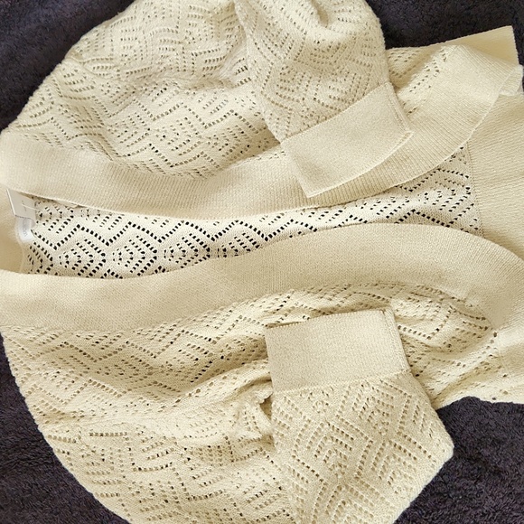 Sweater - Picture 4 of 4